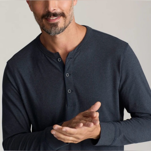 UNTUCKit “Albarino” Long Sleeve Henley - Size L - Picture 2 of 6